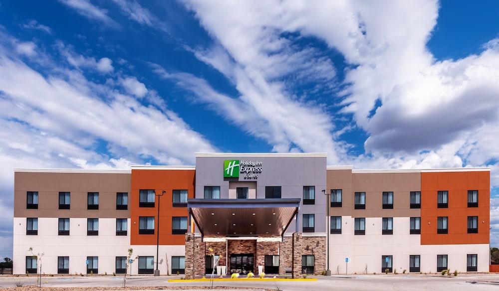Holiday Inn Express & Suites Perryton by IHG photo 3
