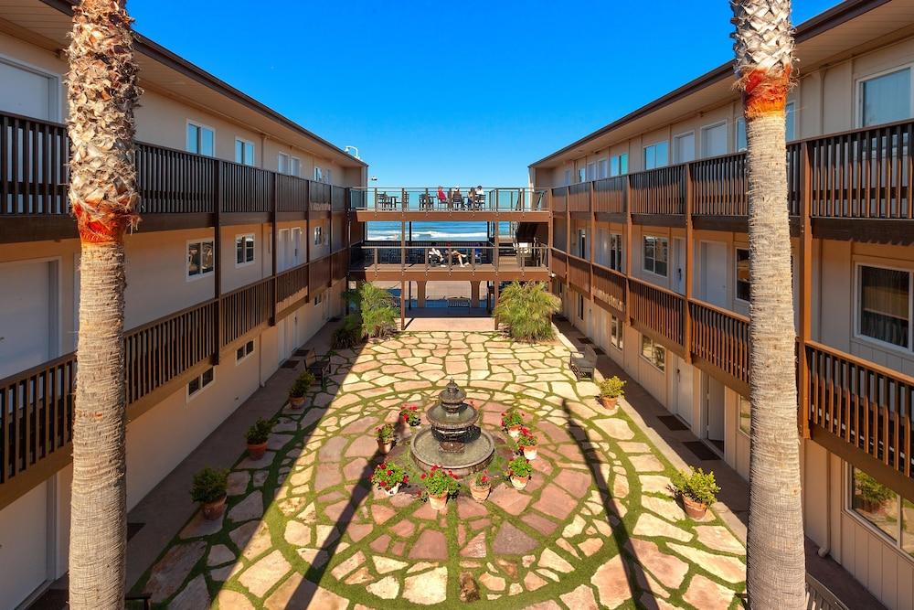 Ocean Beach Hotel photo 3