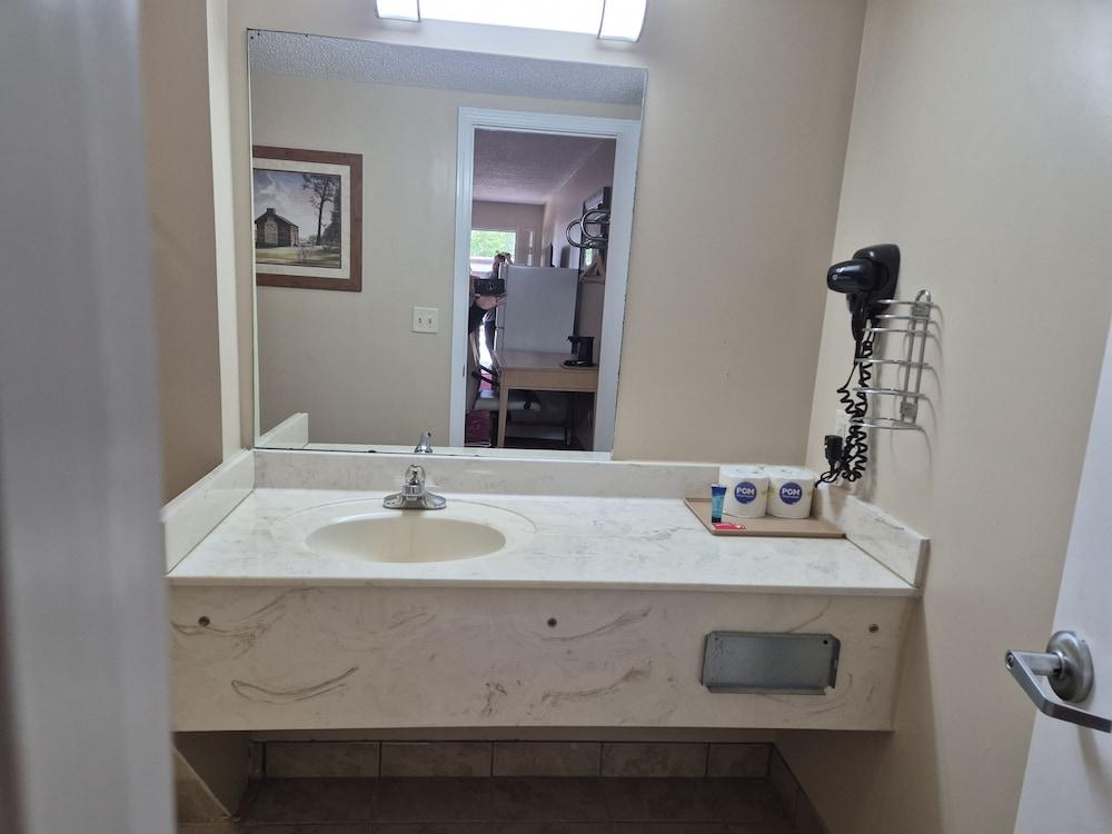 General Bragg Inn & Suites Chickamauga photo 36