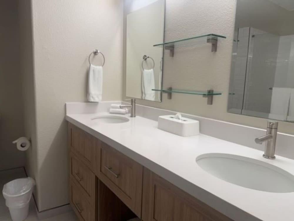 Hilton Vacation Club Riviera Beach & Shores photo 34
