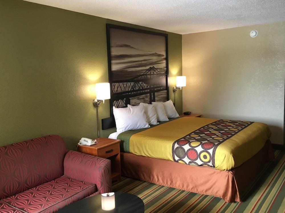 Super 8 by Wyndham Meridian photo 9