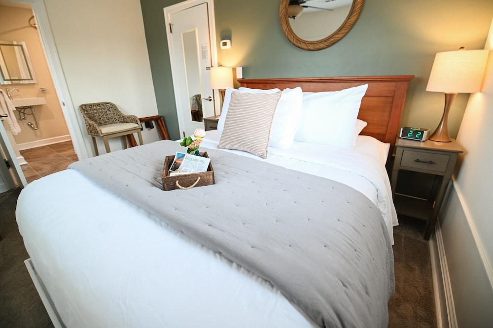 The Lakehouse Inn photo 33