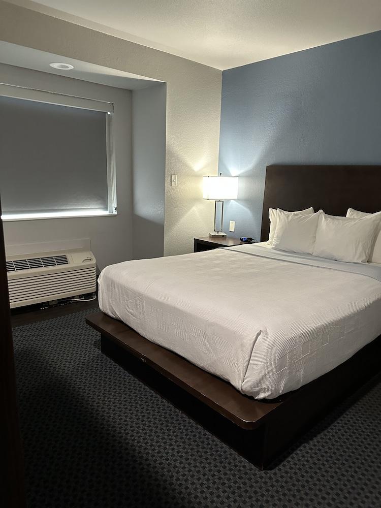 Sugar Creek Inn & Suites photo 6