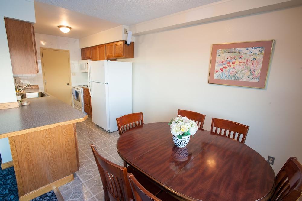 Glacier View Condo Suites photo 15
