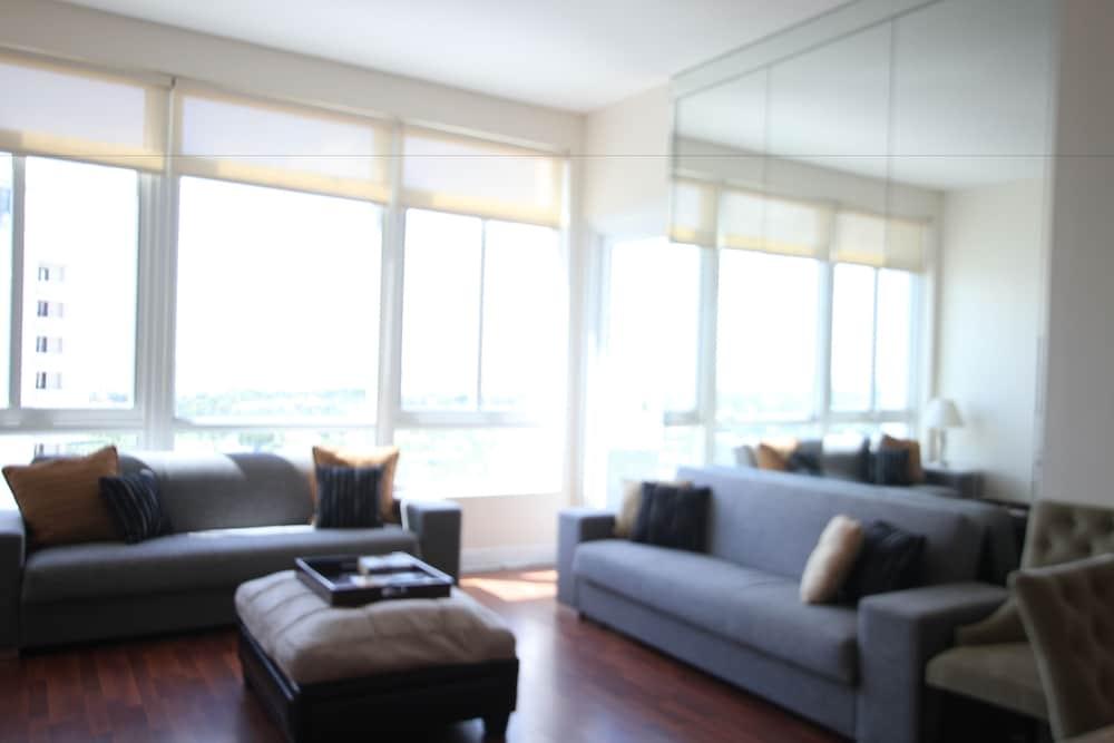 Soleil Apartments at Castle Beach Club photo 45