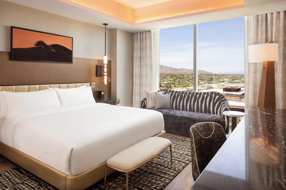 Caesars Republic Scottsdale, a Hilton Hotel photo 7