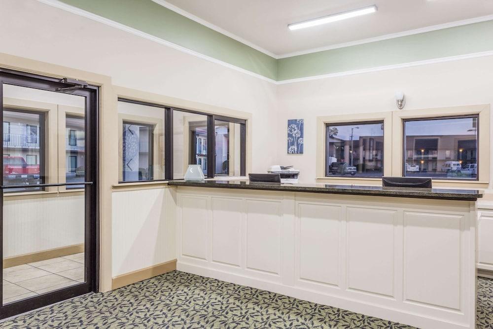 Super 8 by Wyndham Adel GA I-75 photo 2