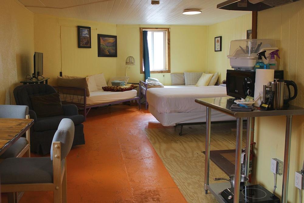 SnowMansion Taos Adventure Lodge photo 53