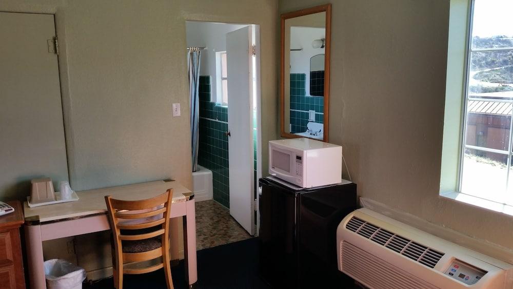 El Rancho Motel photo 19