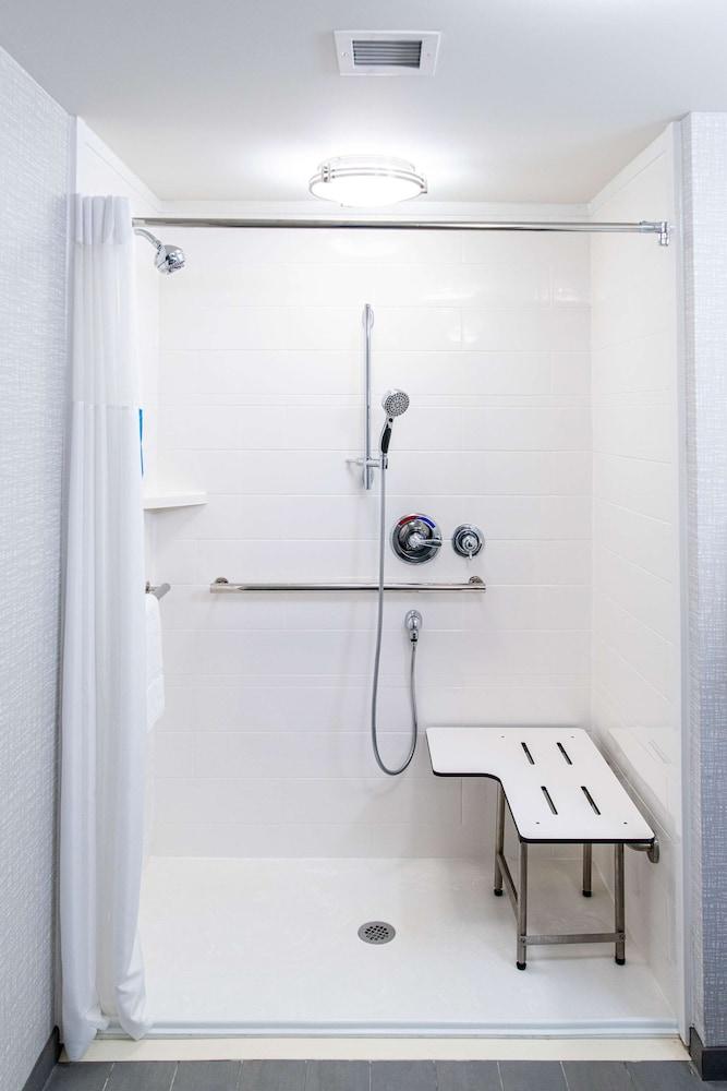 Hampton Inn Paris photo 39