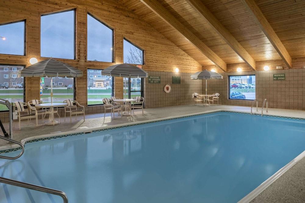 AmericInn by Wyndham Valley City - Conference Center photo 31