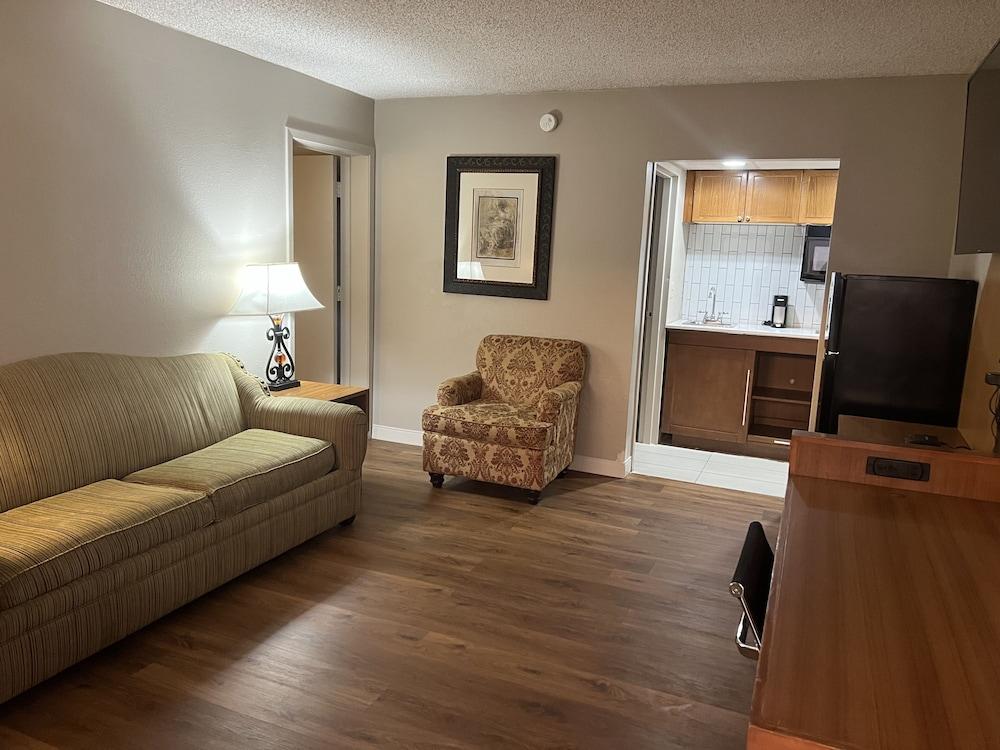 Baymont by Wyndham Odessa University Area photo 15