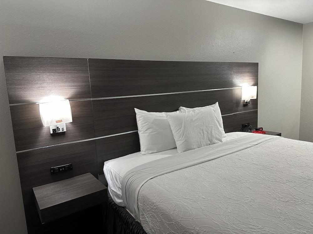 Budget Inn Muskogee photo 9