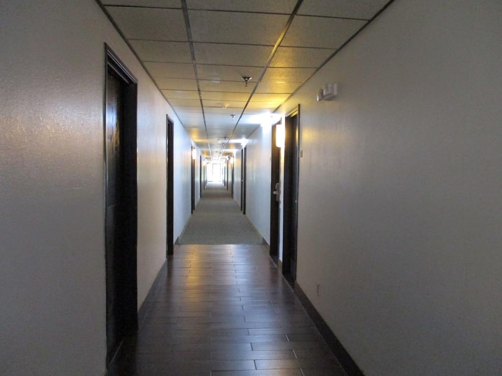 Super 8 by Wyndham Franklin photo 39