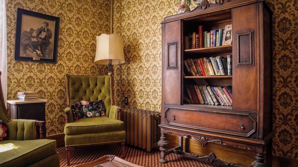 Virginian Hotel photo 36