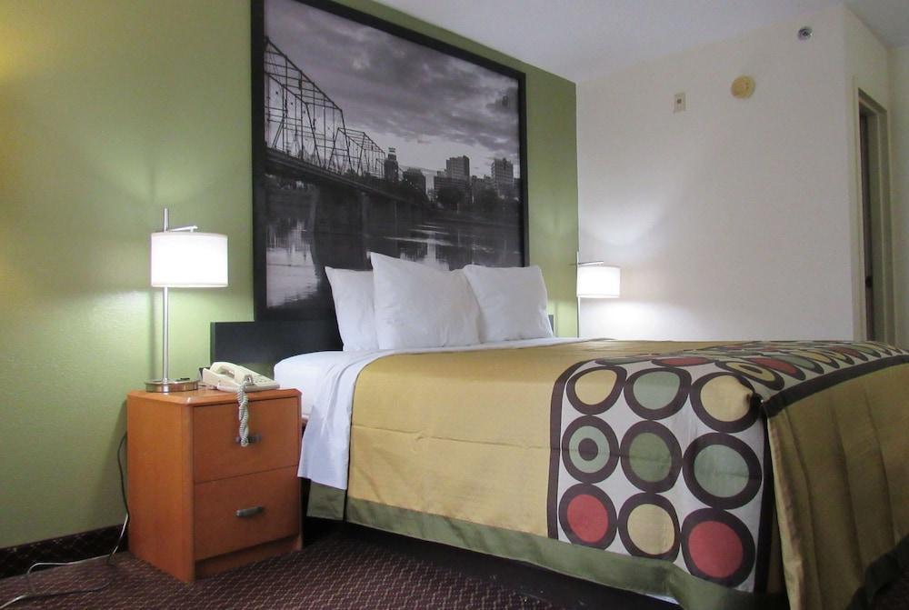 Super 8 by Wyndham New Cumberland photo 12