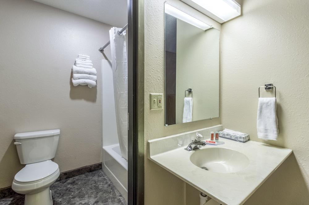 Econo Lodge Valley City photo 26