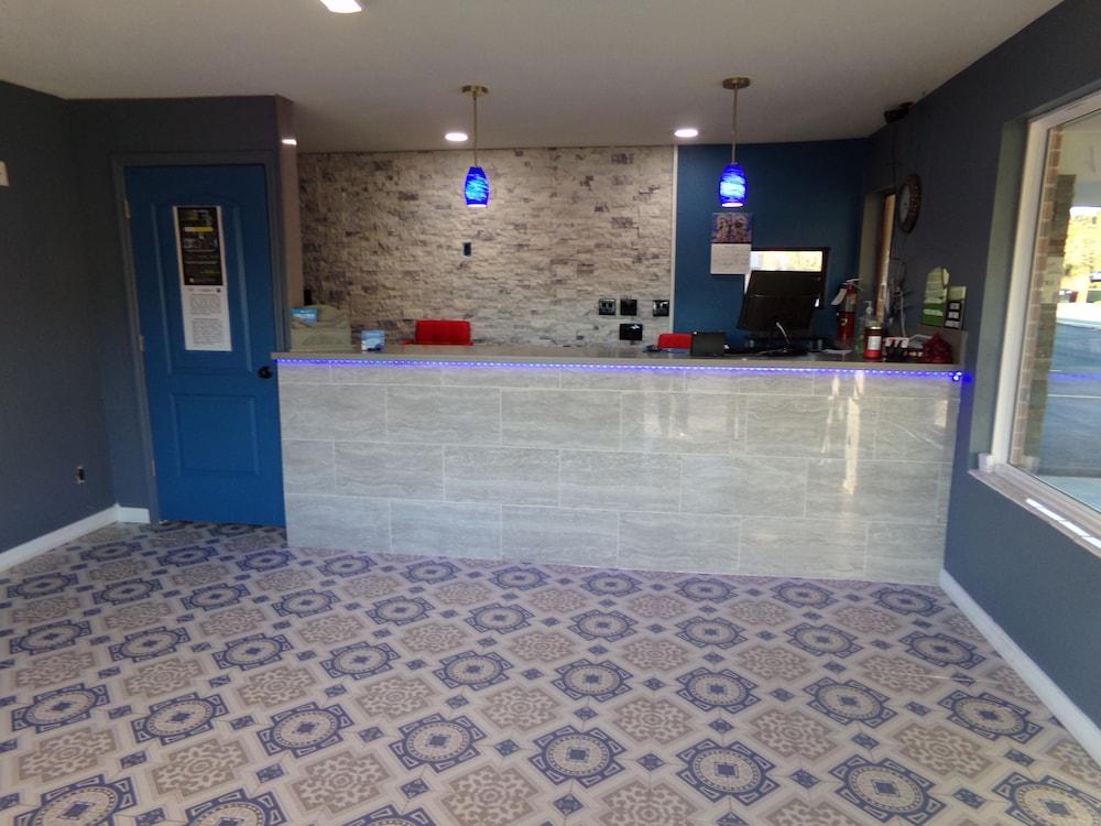 Regal Inn photo 8