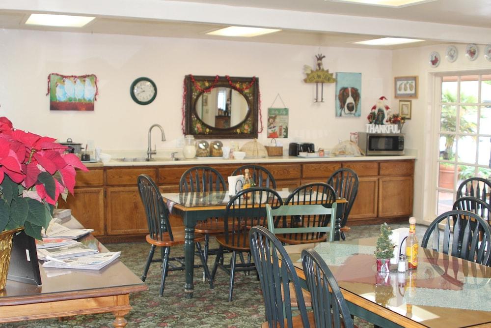 Peach Tree Inn photo 38