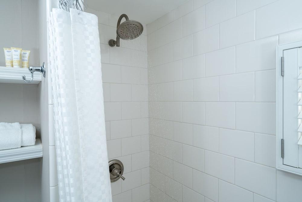 Alexanders Guesthouse - Adult Exclusive, LGBTQ Friendly photo 36