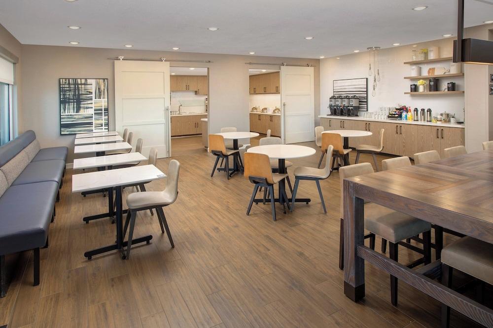 Residence Inn by Marriott Modesto North photo 19