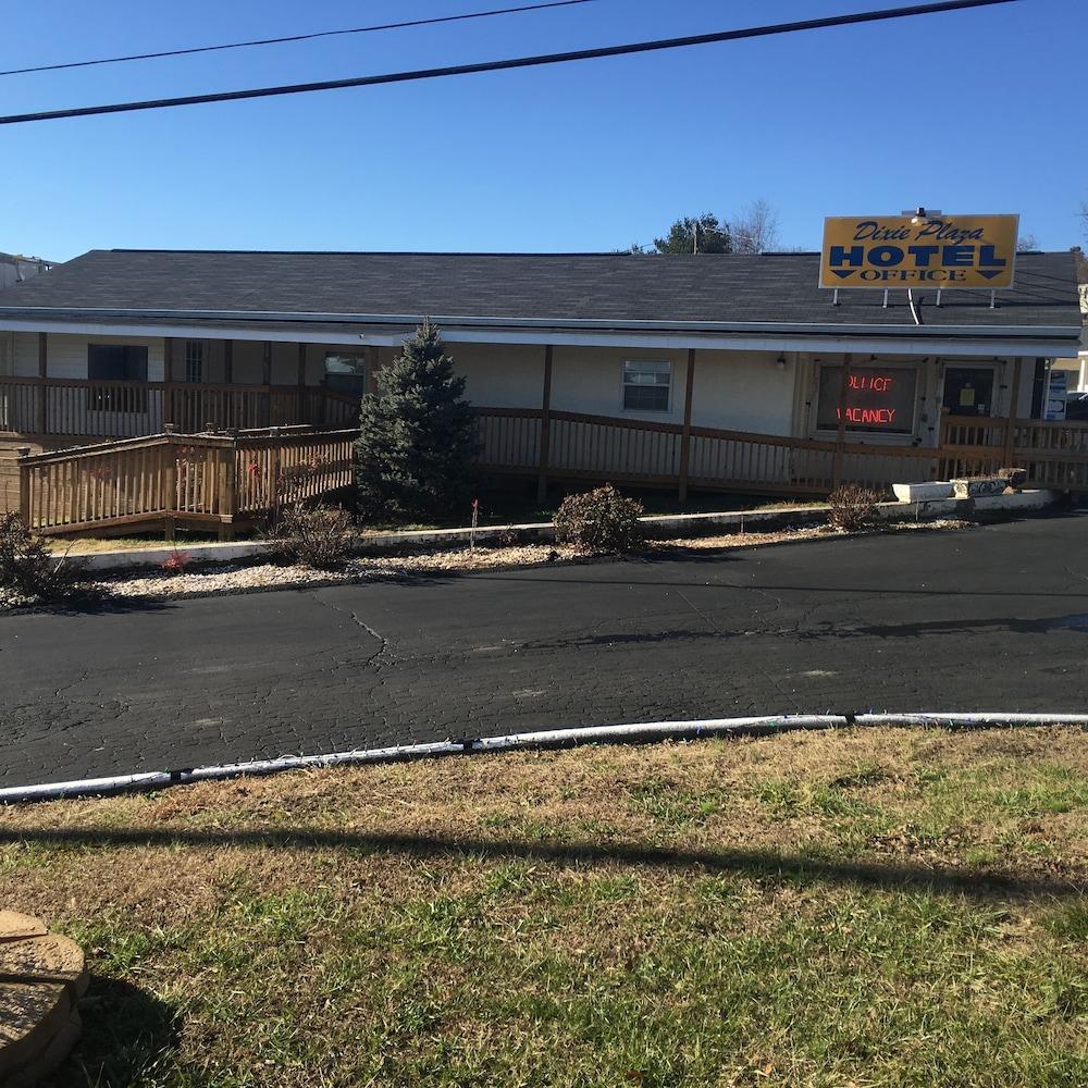 Dixie Plaza Hotel photo 23