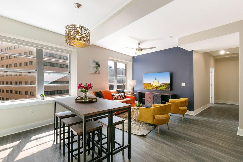 Modern Condos in California Building by Hosteeva photo 49