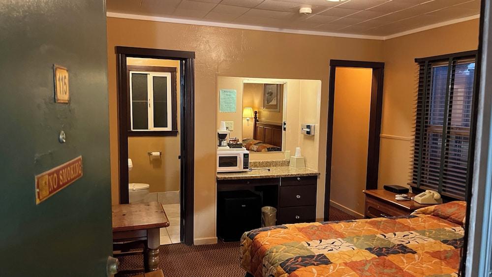 Jumping Frog Motel photo 6