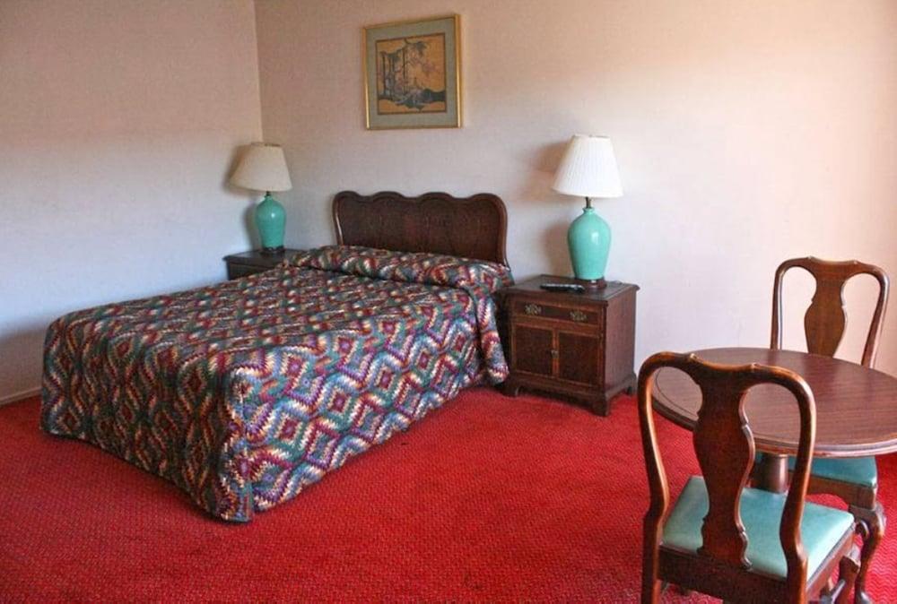 Royal Century Hotel photo 8