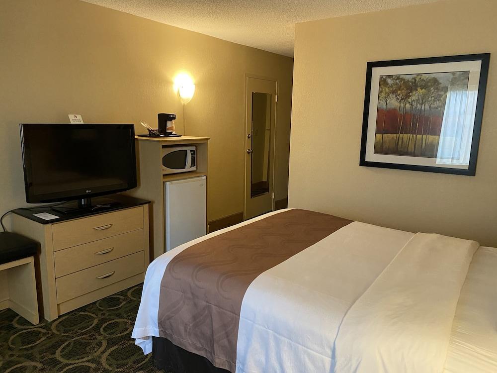 Quality Inn Geneseo photo 22