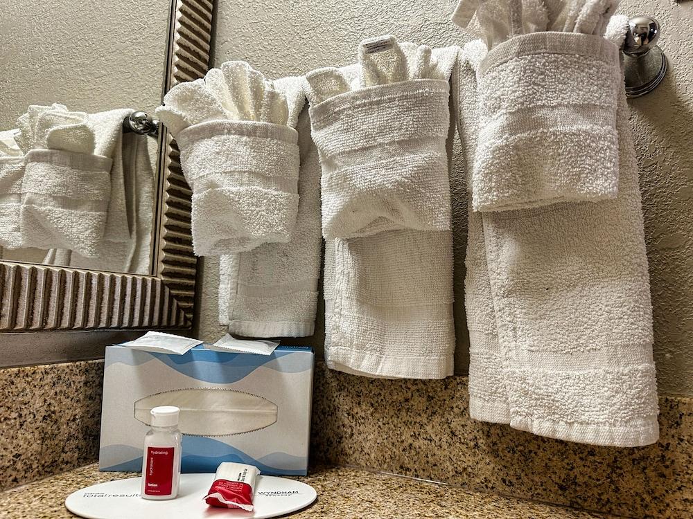 Super 8 by Wyndham Alexandria/Washington D.C. Area photo 10