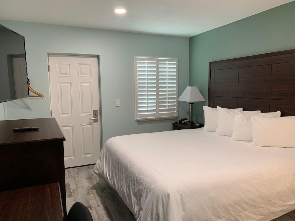 Atlantic Shores Motel photo 40