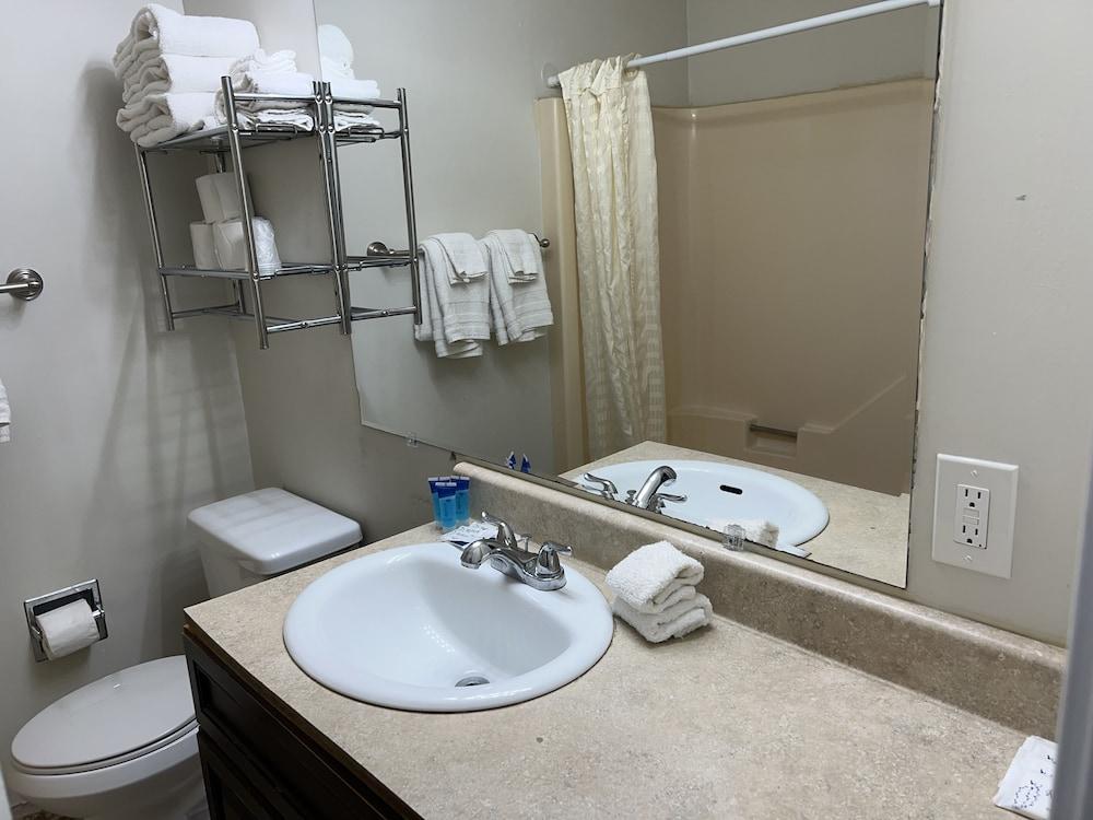 SHIPS INN Hotel photo 30