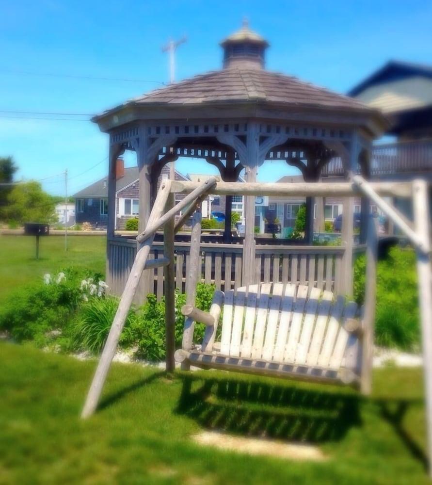 Mariner's Point Resort photo 37