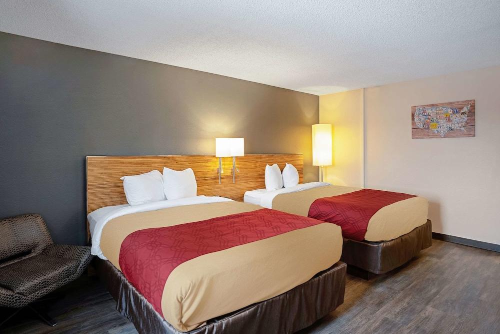 Quality Inn Frontier at U.S. Hwy 30 photo 4