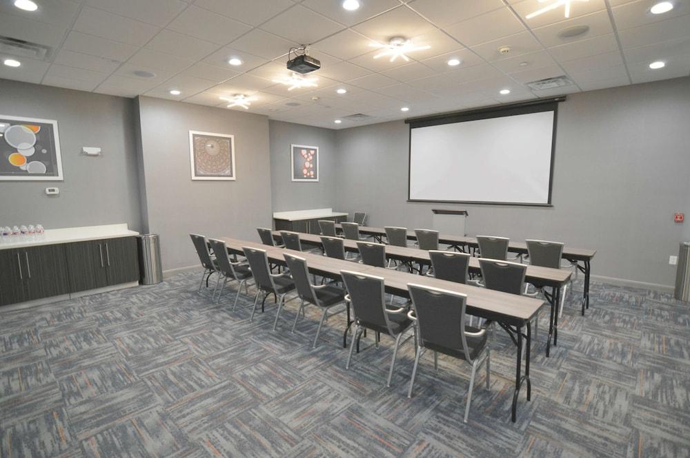 Best Western Plus Executive Residency Baytown photo 8