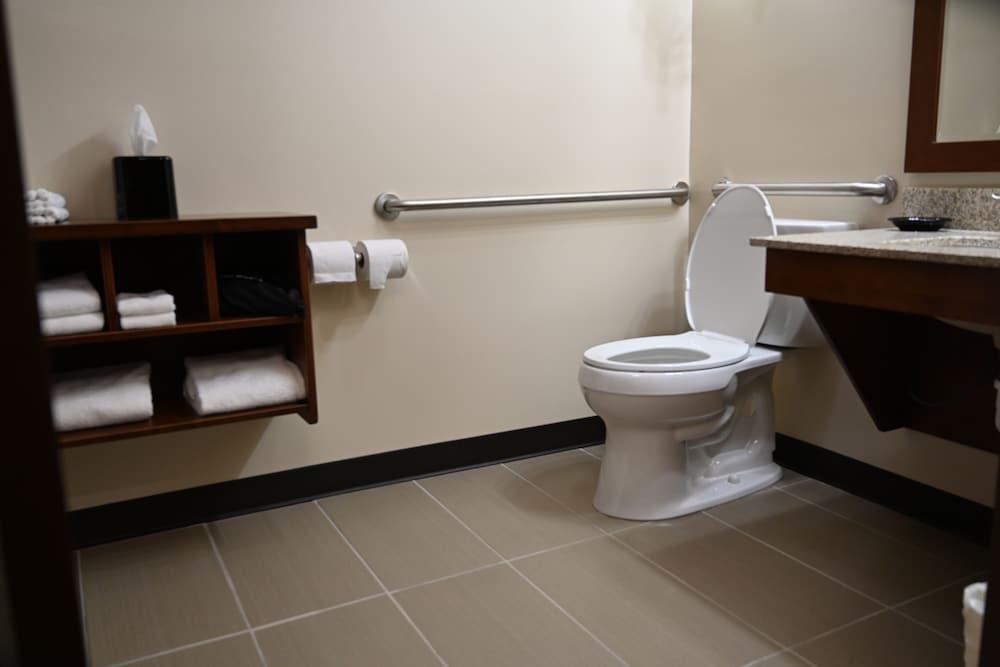 Giles Hotel Inn & Suites photo 26