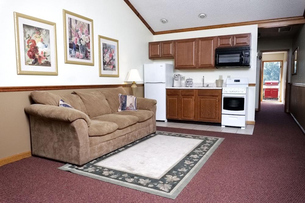 Four Seasons Motel photo 19