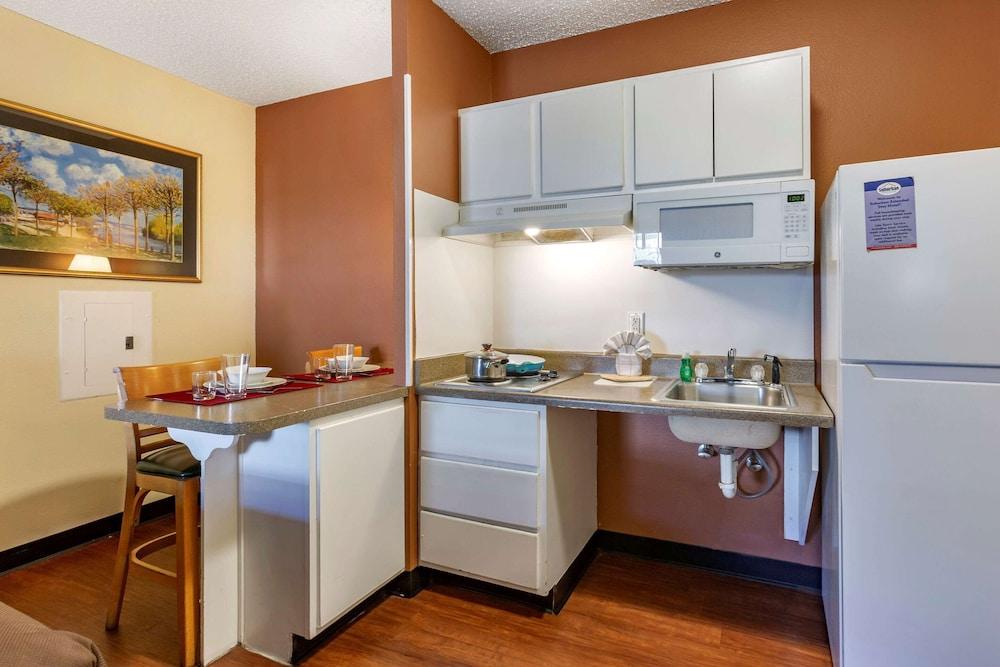 Suburban Studios Albuquerque Uptown photo 29