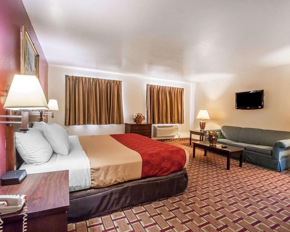 Econo Lodge Dexter photo 10