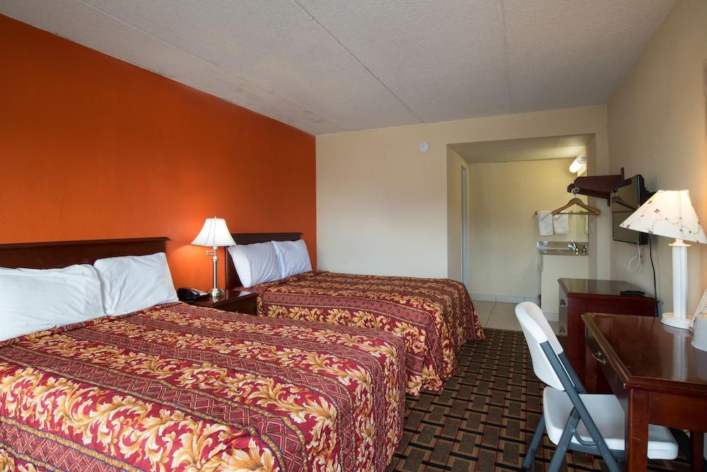 Budget Inn Cocoa photo 10