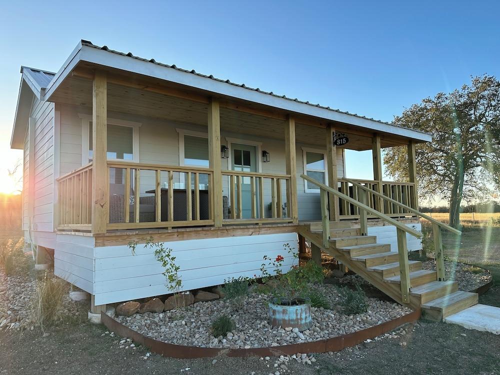 Laurel Court Cottages photo 6