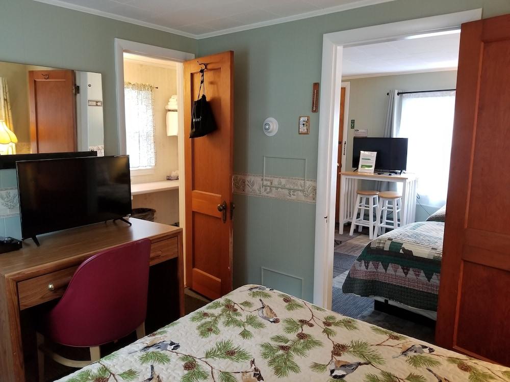 White Mountain Motel And Cottages photo 70