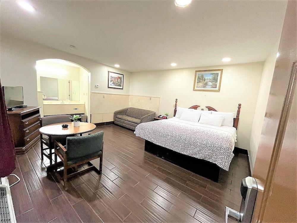 Budget Inn photo 8