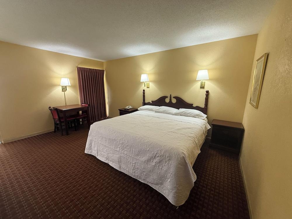 Motel Masquerade photo 2