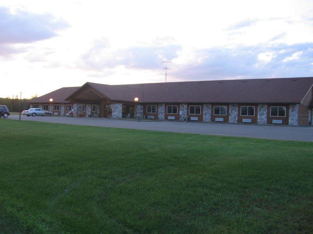 Chicaugon Lake Inn photo 44