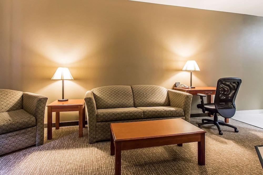 Quality Suites New Iberia photo 18