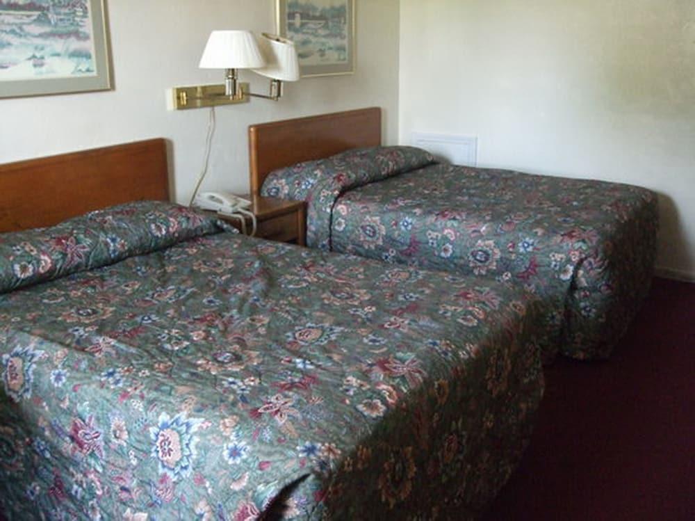 Loyalty Inn photo 3