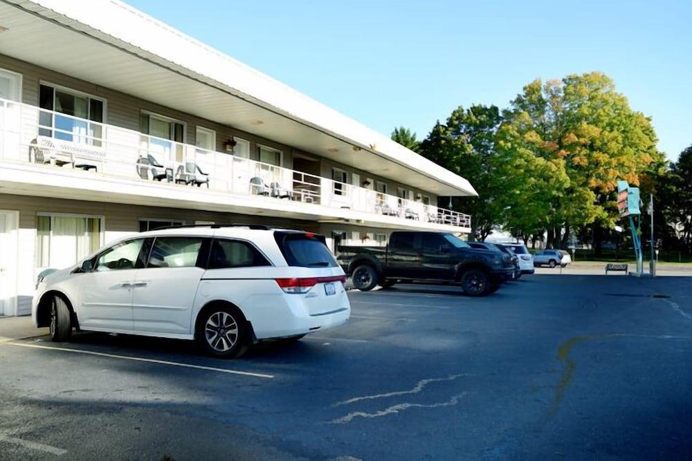 Lockview Motel photo 54