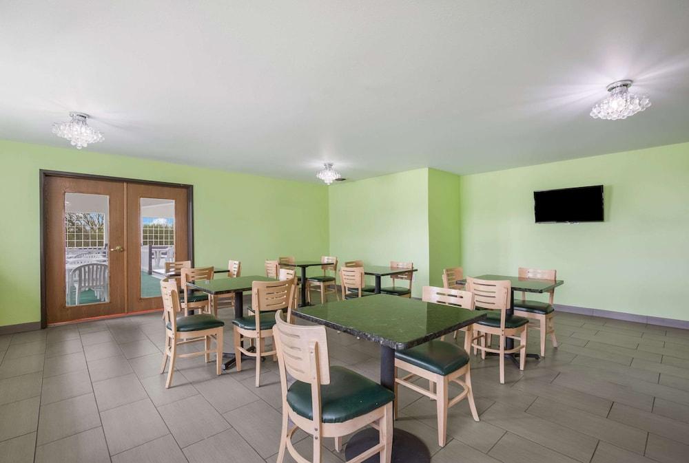 Quality Inn Edgerton photo 43